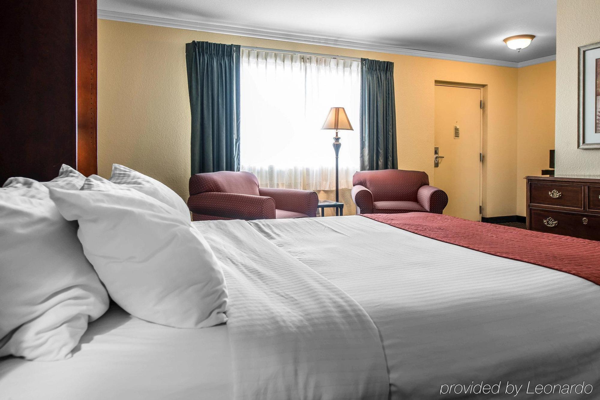 Travelodge By Wyndham Stratton Exterior foto